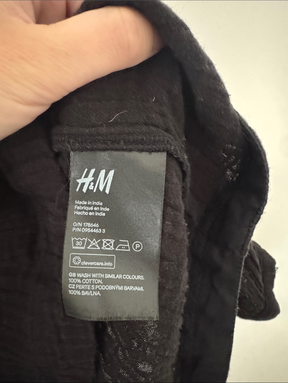 H&M Black Gauzy Cotton Long-Sleeve Textured V-Neck Tunic Small - Picture 3 of 4